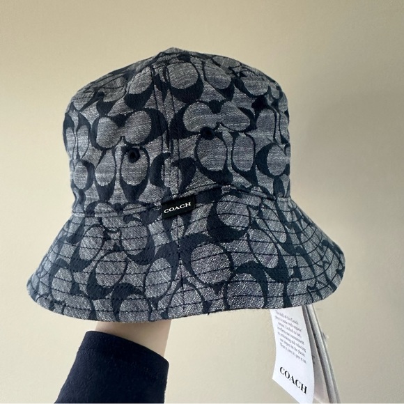 NWT COACH SIGNATURE CHAMBRAY BUCKET HAT CI497 M/L - Picture 2 of 6
